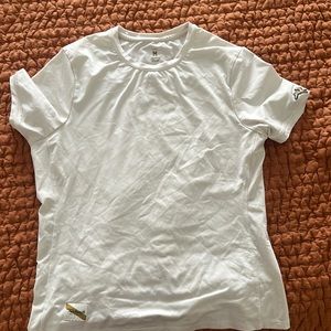 tracksmith session tee, size medium